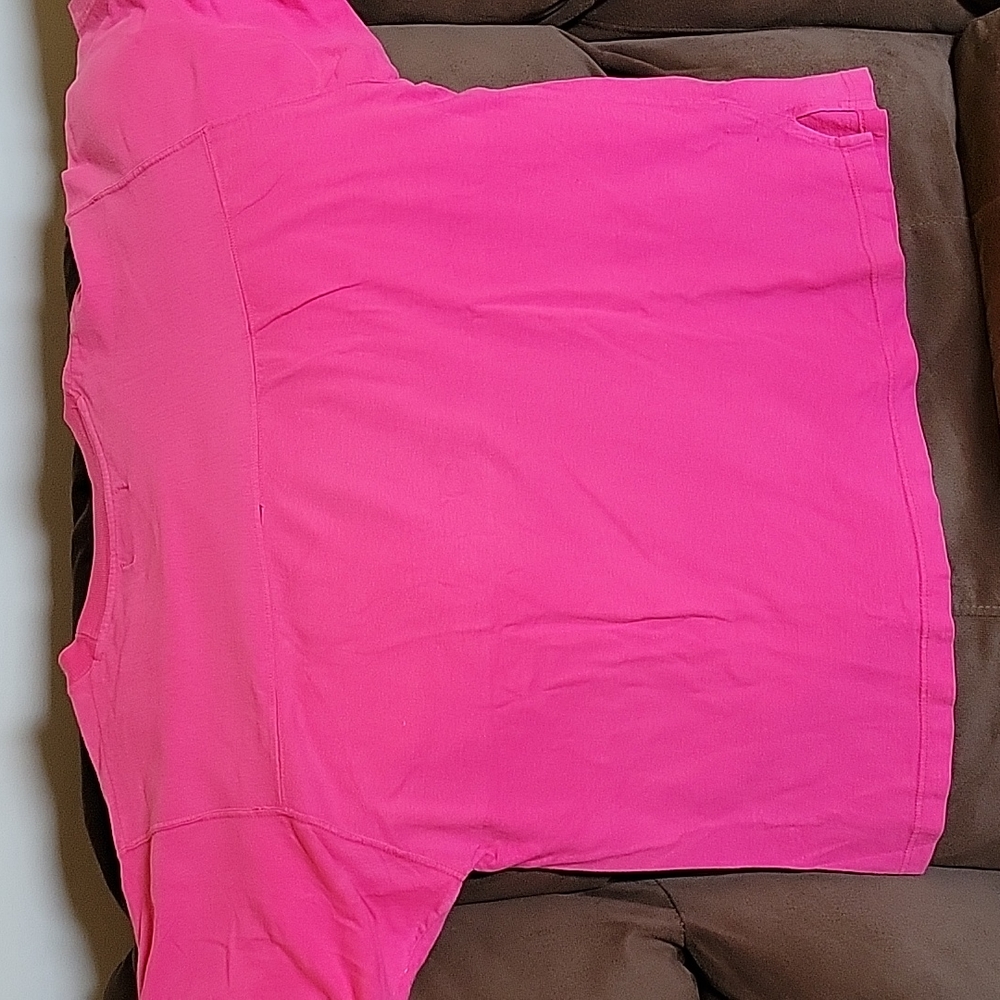 Pink tee - Picture 2 of 5